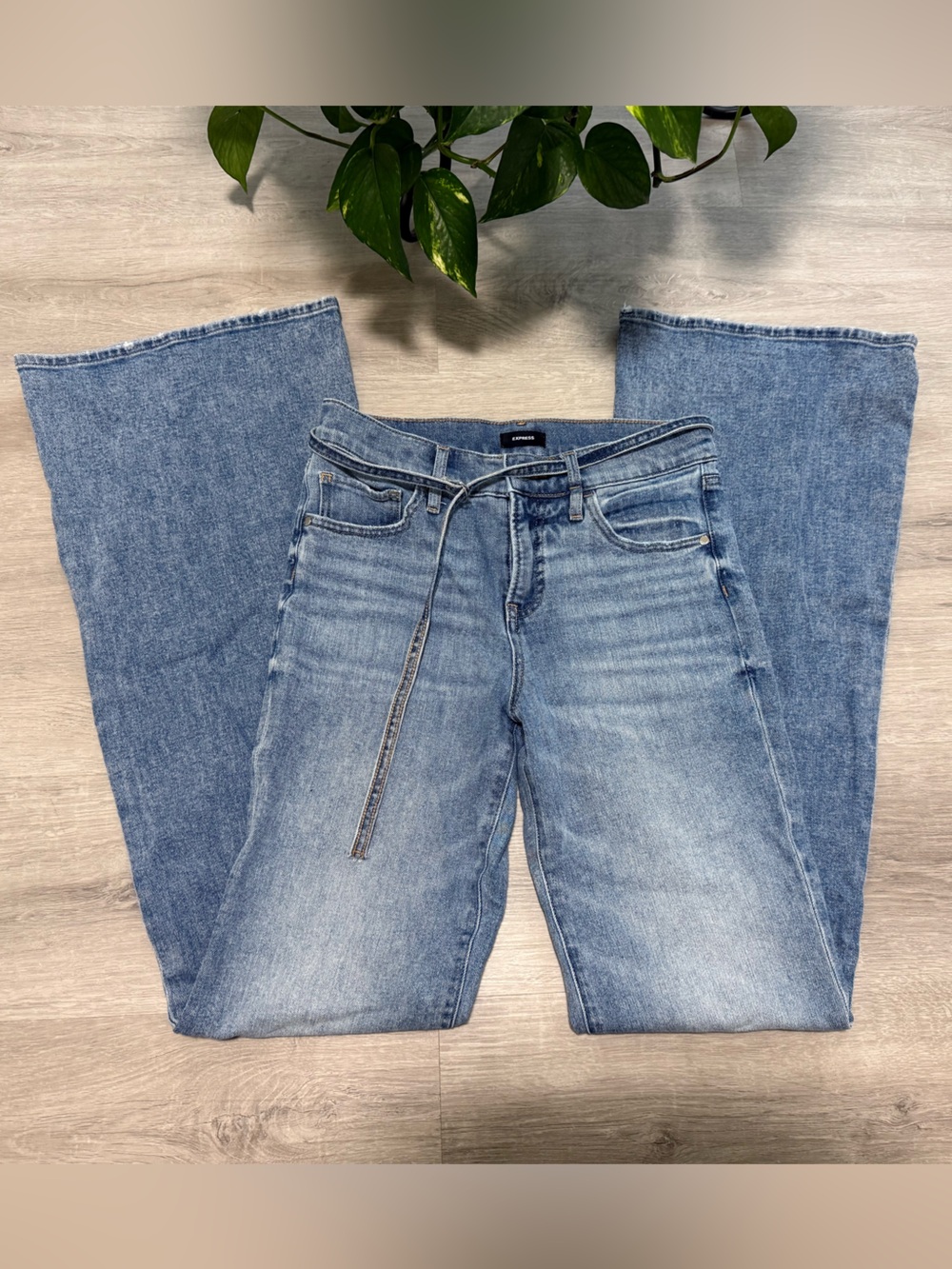 Express-70’s Flare Jeans-Light Blue Wash-0 Long-Removable Belt